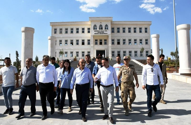 Mardin Valisi Demirtaş Nusaybin’i ziyaret ederek incelemelerde bulundu