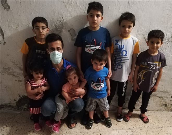 Nusaybin´de bir grup sağlık çalışanı, bayramda 200 çocuğu sevindirdi! 