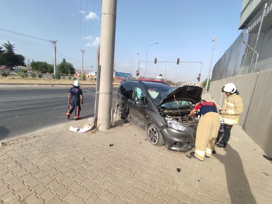Nusaybin’de iki otomobil çarpıştı