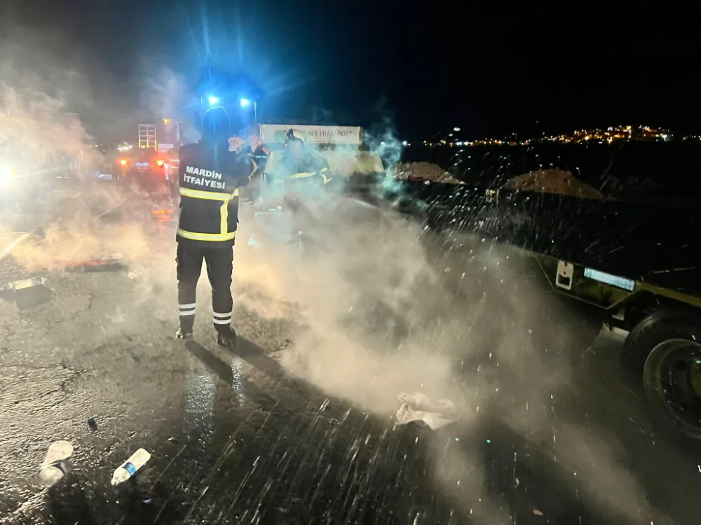 Nusaybin’de seyir halindeki TIR’ın Dorse lastikleri alev aldı