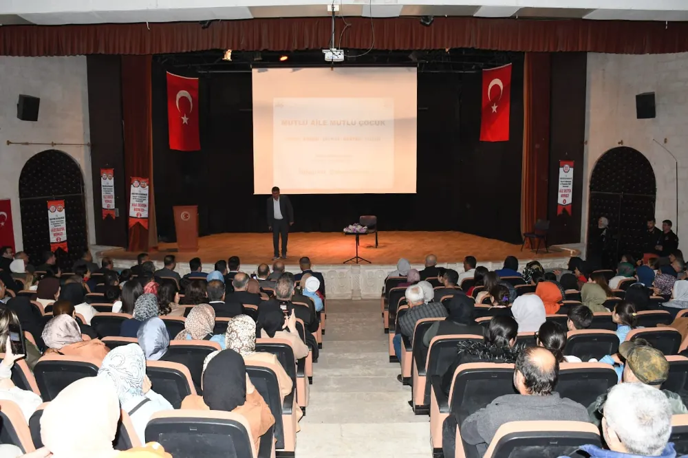 Eğitimci-Yazar Alişan Kapaklıkaya’dan Nusaybin’de öğrenci, öğretmen ve velilere ilham veren seminer