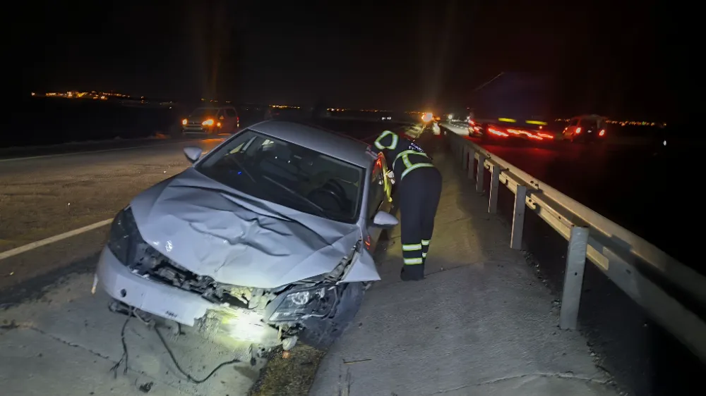 Nusaybin’de yol üzerindeki tekerleği kaldırmaya çalışan kişiye otomobil çarparak ağır yaralandı