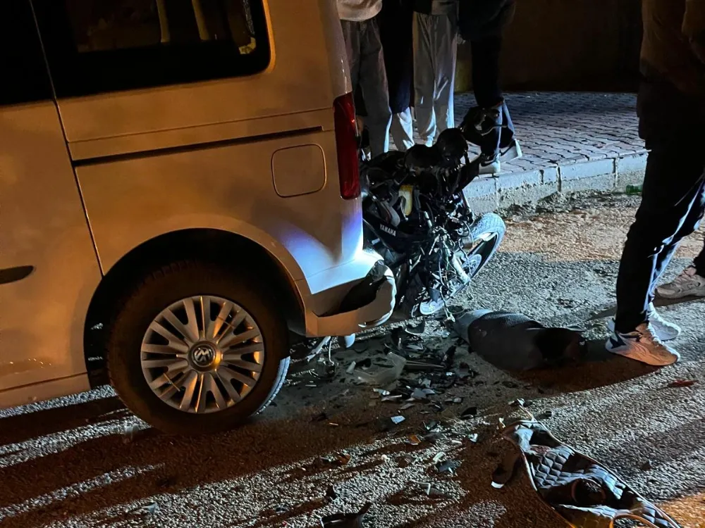 Nusaybin’de aracın arkasına çarpan motosiklet hurdaya döndü: 1 ağır yaralı