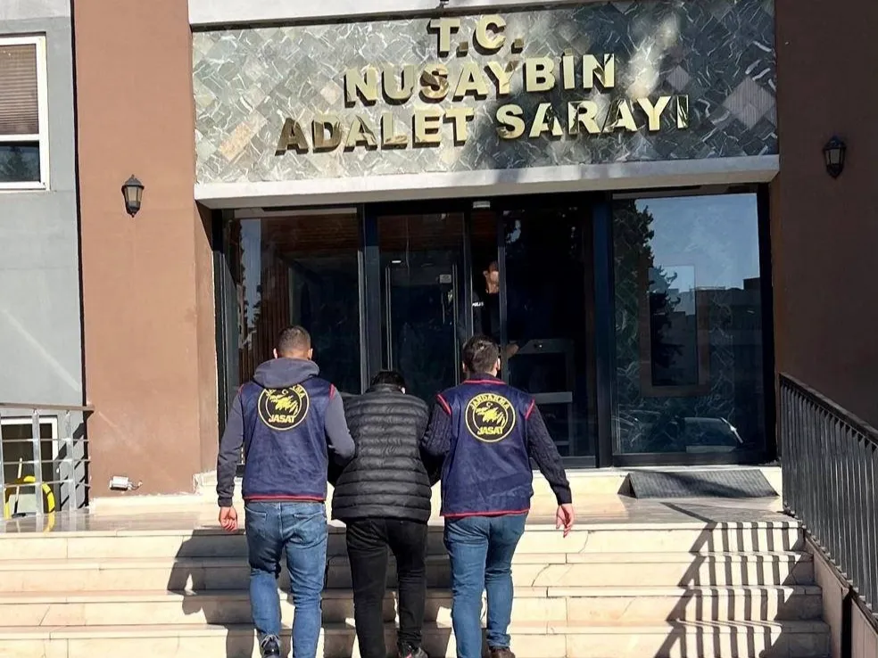 Mardin, Nusaybin ve Kızıltepe’de adam öldürme ve dolandırıcılık suçundan aranan 4 kişi tutuklandı 