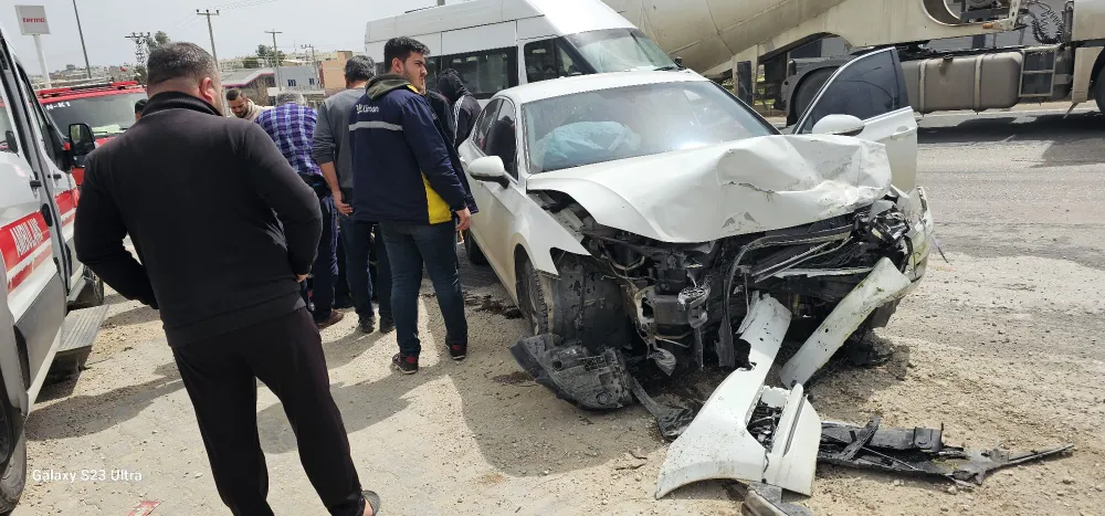 Nusaybin’de kontrolden çıkan otomobil direğe çarptı: 1 yaralı   