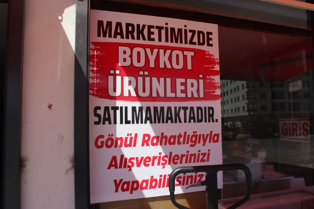 Nusaybin’de bir esnaf marketinde boykotlu malları satmayarak yapılan zulme karşı duruş gösterdi