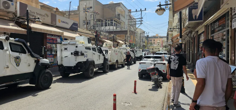 Nusaybin’de çarşı merkezinde olay! Bölgeye çok sayda polis ekipleri sevk edildi 