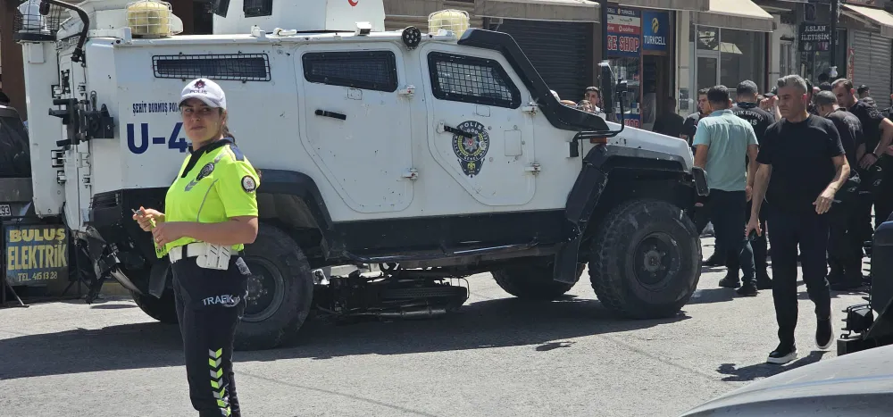 Nusaybin’de polis aracı motosiklette çarptı: 1 yaralı 