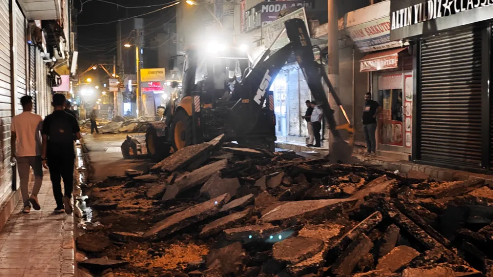 Nusaybin Sakarya caddesinde yol çalışması başladı 