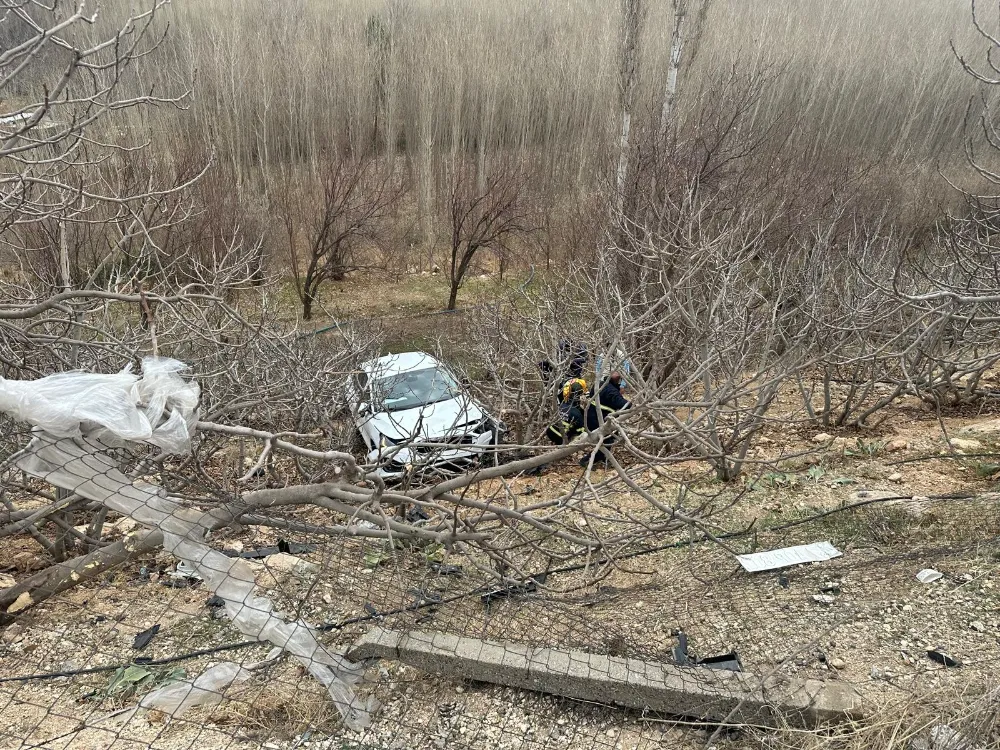 Nusaybin’de otomobil uçuruma yuvarlandı: 1 yaralı 