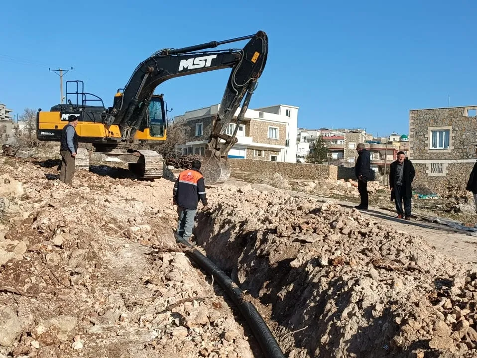 Mardin Büyükşehir Belediyesi, 7 ilçede içme suyu ve atık su hattı döşedi