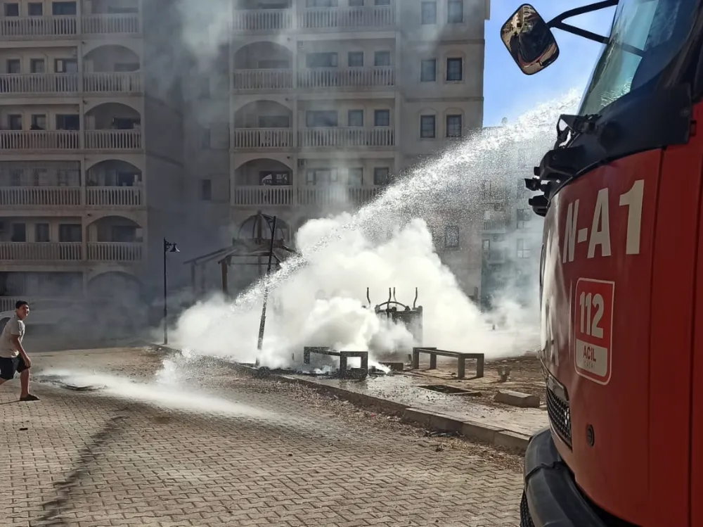 Çocuk oyun parkı ateşe verildi
