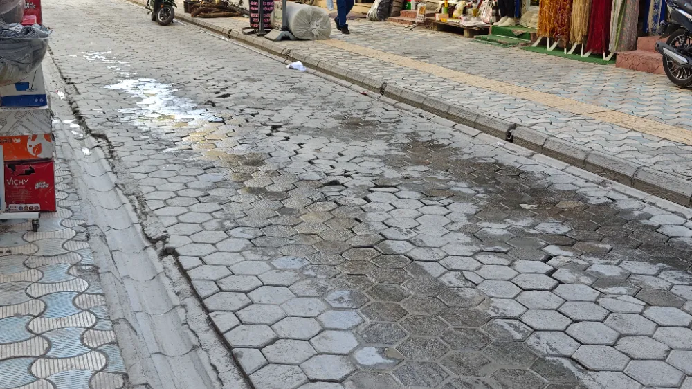 Nusaybin’de sokaklar köy yoluna döndü: Vatandaş tepkili