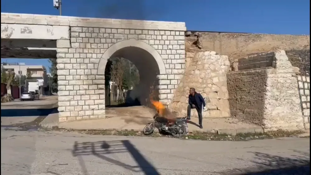 Nusaybin’de uyuşturucu kullanıcılarına karşı çıkan Turan darp edildi, motosiklet ateşe verildi
