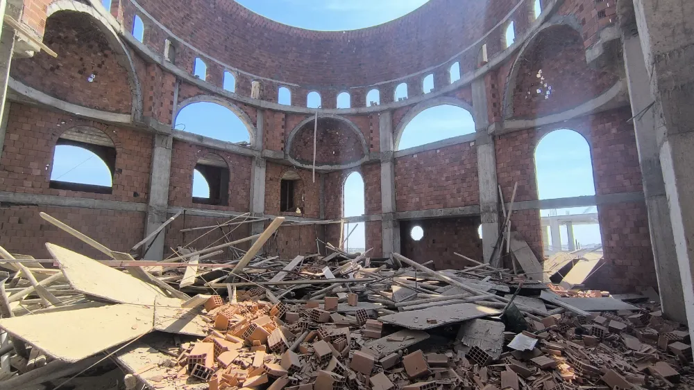 Nusaybin’de camii inşaatında iskele çöktü: 2 işçi ağır yaralandı 