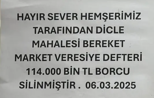 Nusaybin’de bir marketteki veresiye defterindeki tüm borcu ödeyen hayırsever vatandaştan örnek davranış