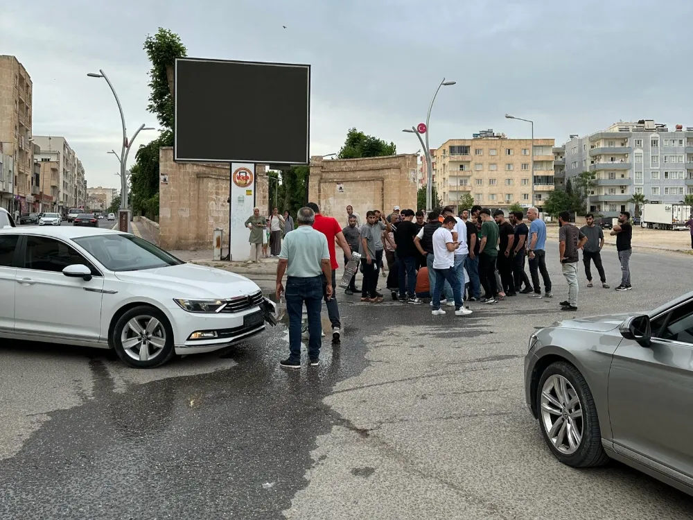 Nusaybin’de Otomobil ile Motosiklet çarpıştı: 1 Yaralı