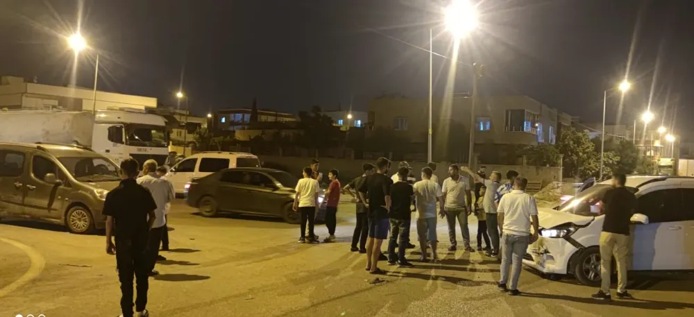 Nusaybin’de iki hafif ticari araç çarpıştı