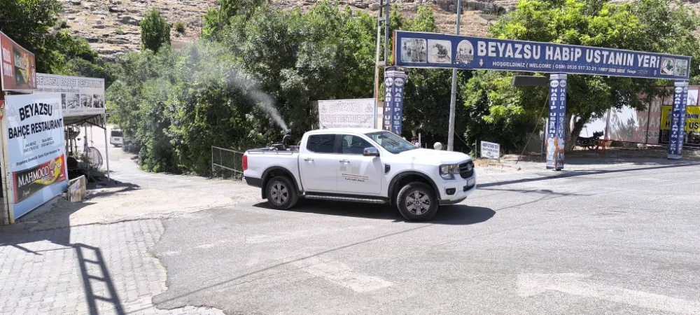 Mardin Büyükşehir Belediyesi’nden Haşereyle Mücadelede Yoğun Mesai Parklar ve mesire alanlarında kapsamlı ilaçlama çalışmaları sürüyor