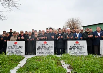 Nusaybin’de 39 yıl önce PKK tarafından katledilen 8 kişi mezarları başında anıldı