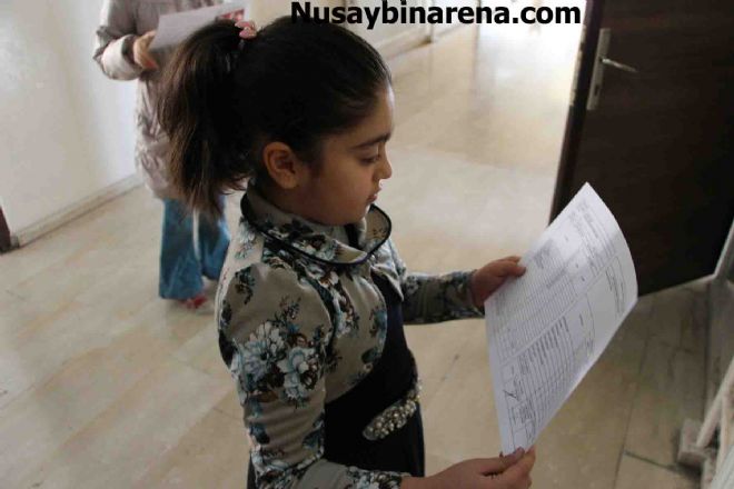 Nusaybin`de Öğrenciler karne heyecanı yaşandı